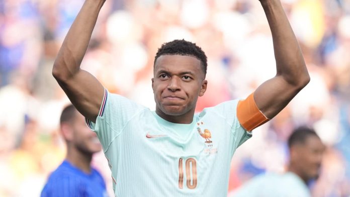 కైలియన్ Mbappe చరిత్ర సృష్టించాడు, ప్రపంచ కప్ గోల్డెన్ బూట్ అవార్డును రెండుసార్లు గెలుచుకున్న మొదటి ఆటగాడు