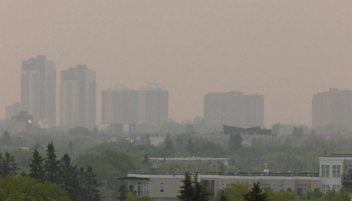 Wildfire smoke triggers air quality concerns in parts of Canada as cooler weather approaches