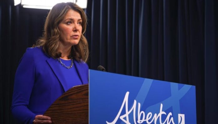 Alberta separation vote moving ahead despite Canada-US trade tensions, says Danielle Smith