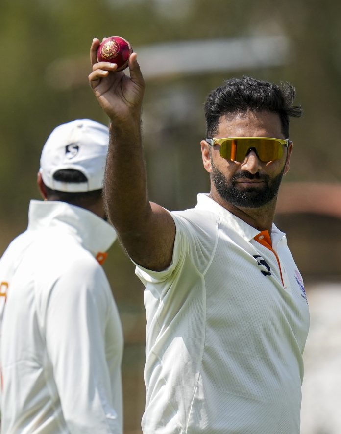 Auqib Nabi to play three County Championship games for Surrey