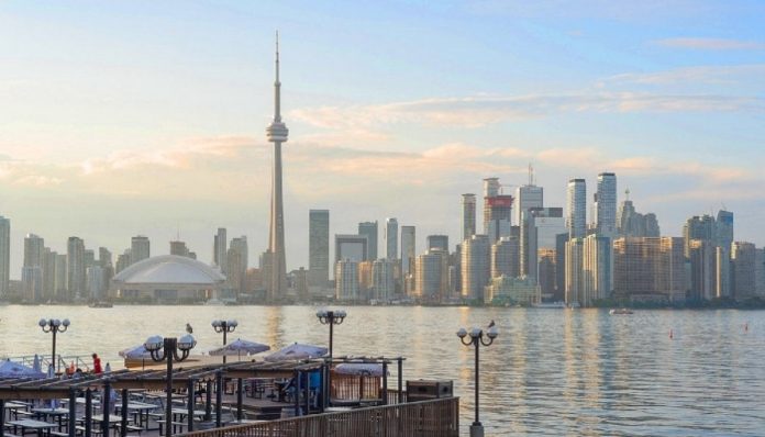 Toronto civic holiday weekend: What to know about closures and transit